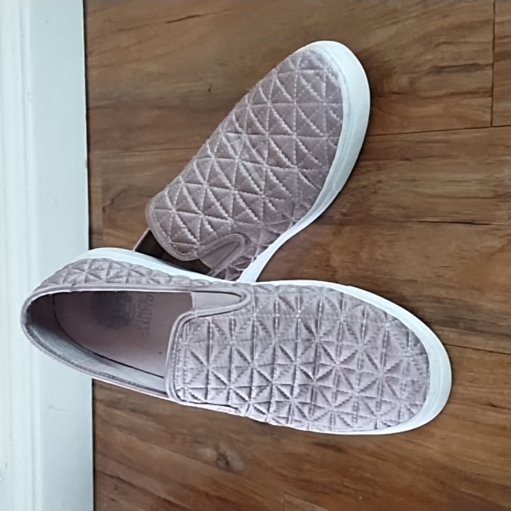 Vince Camuto Billena Flats